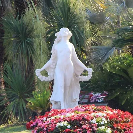 Trilocale Piazza Colombo アパート