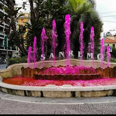 Trilocale Piazza Colombo 아파트